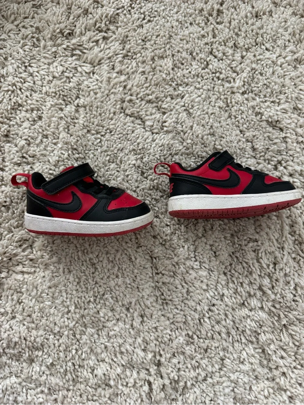Nike Kids Red and Black Hook-and-Loop Sneakers